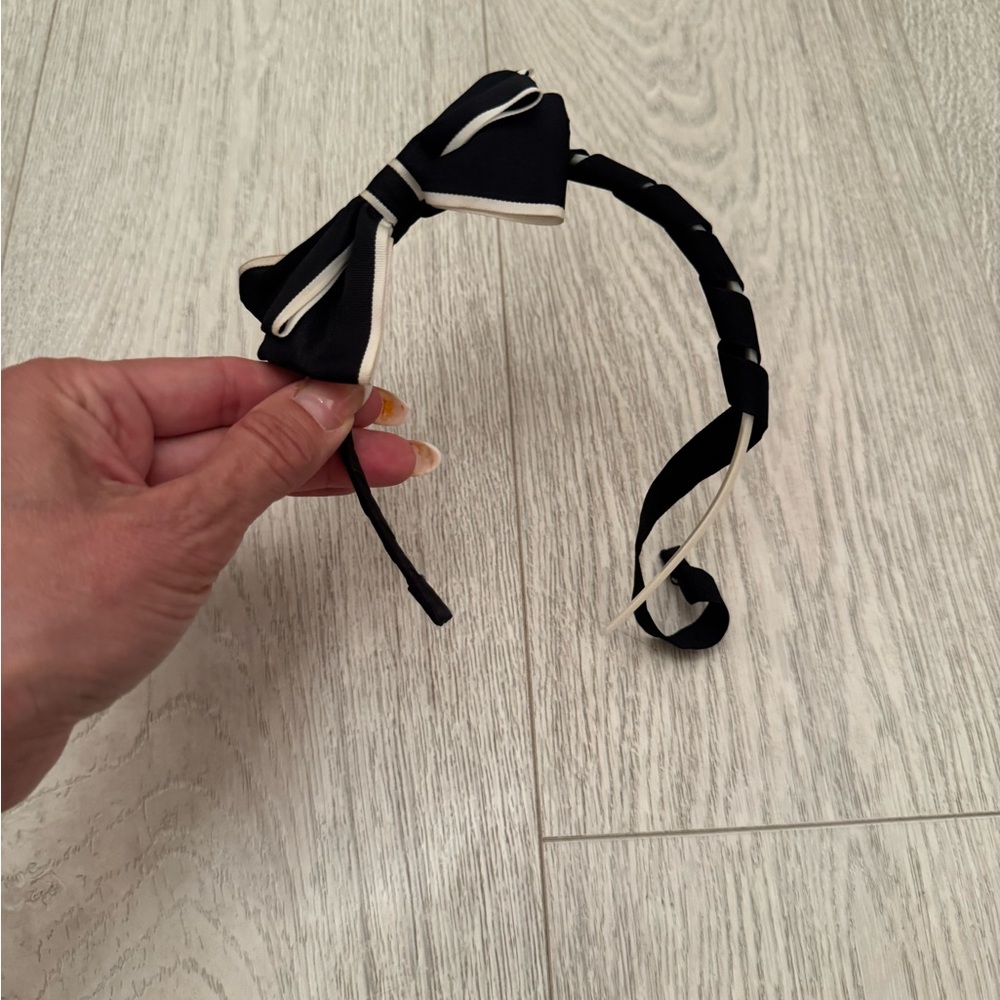 Elegant Black and White Bow Headband